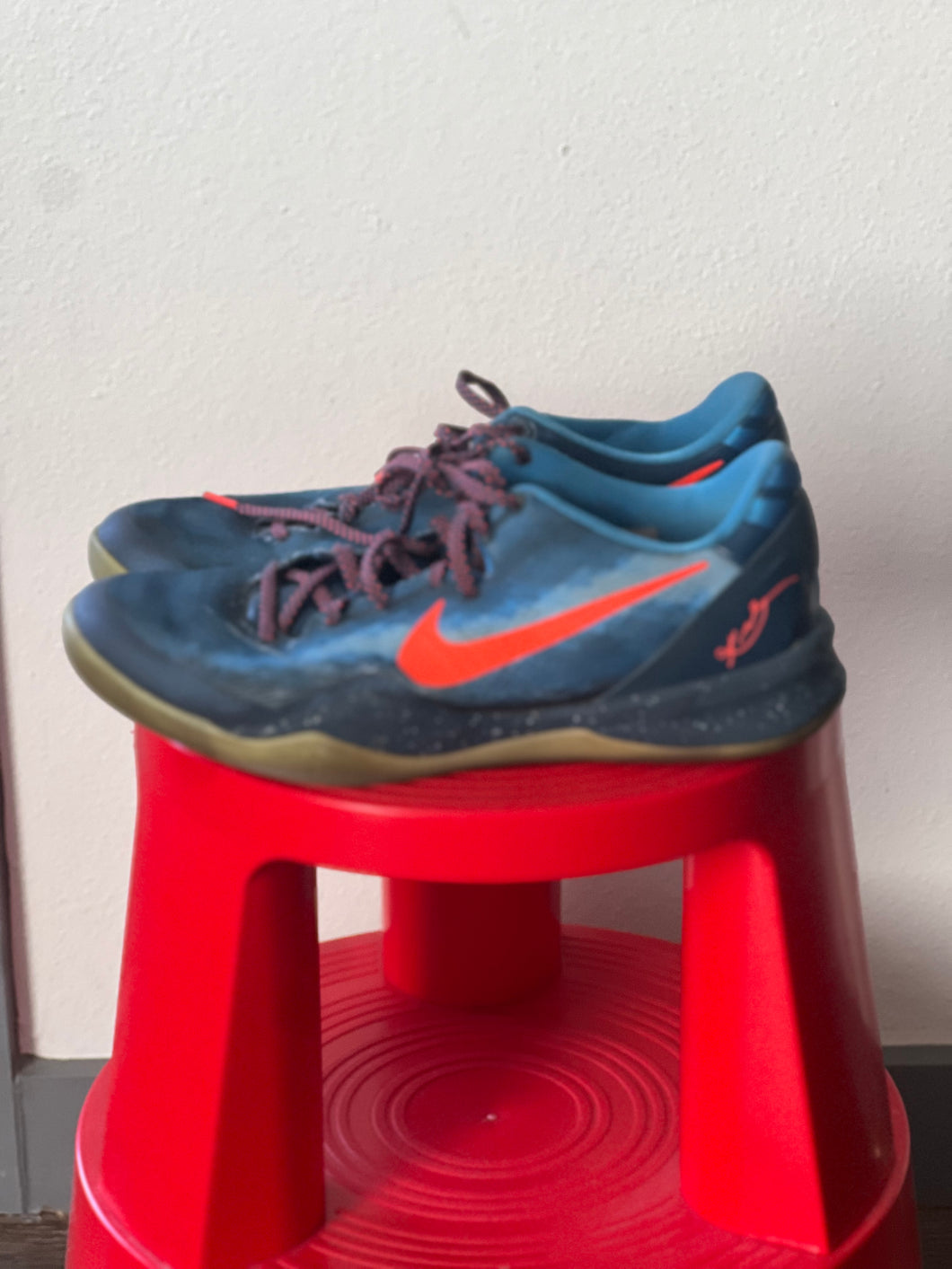 Kobe 8 Blue Blitz (Pre Owned) No box