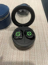 Louis Vuitton Horizon Wireless
Earphones QAB160
Black/Neon Green