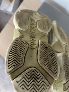 Balenciaga triple S soft honeycomb (Pre Owned)